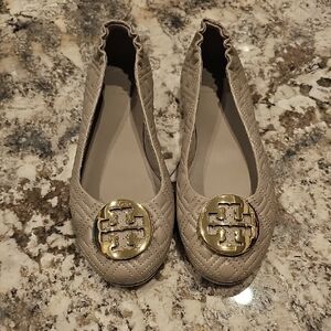 Tory Burch Quilted Beige Flats with Gold Logo